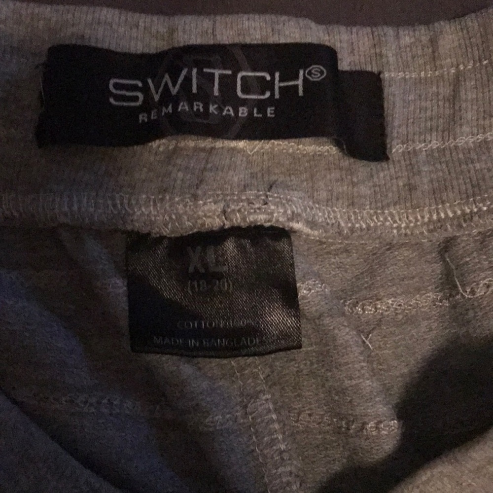 Gray shorts - Picture 2 of 2